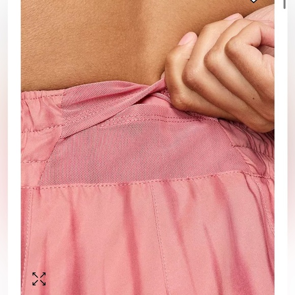 Nike Women's NEW W Tags One Dri-FIT High-Waist Brief-Lined Printed Shorts -Large - Picture 5 of 9